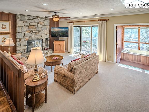 4th image of 934 Chetola Lake Drive #3