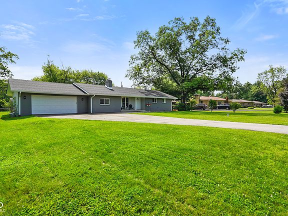 4th image of 8025 Meadow Ln