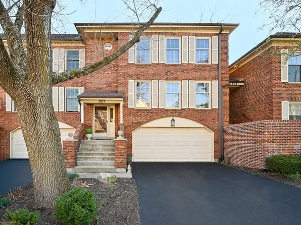 827 N Driveway, Glen Ellyn, IL 60137