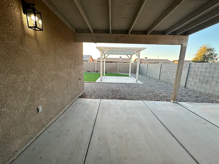 4126 S Cedar Ave — Photo 8