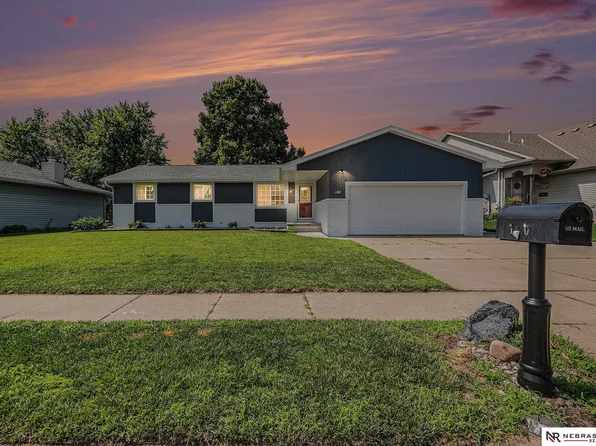 1409 Nelson Ln, Fremont, NE 68025