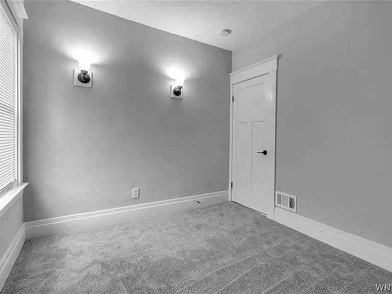 112 Lonsdale Rd #2 — Photo 7