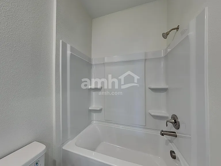 16392 Aubergine Aly — Photo 15