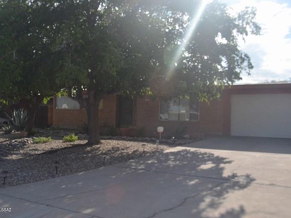 2nd image of 1322 N Avenida Marlene