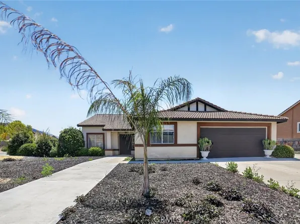 7803 Calle Carrisa St, Highland, CA 92346