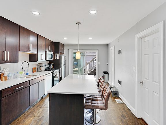 5th image of 316 S Mozart St