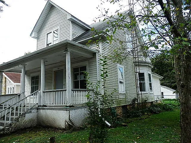 717 S Elm Ave photo 1