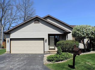 1158 Surrey Point Dr SE, Warren, OH