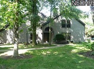 1303 Redtail Hawk Dr #2, Boardman, OH 44512