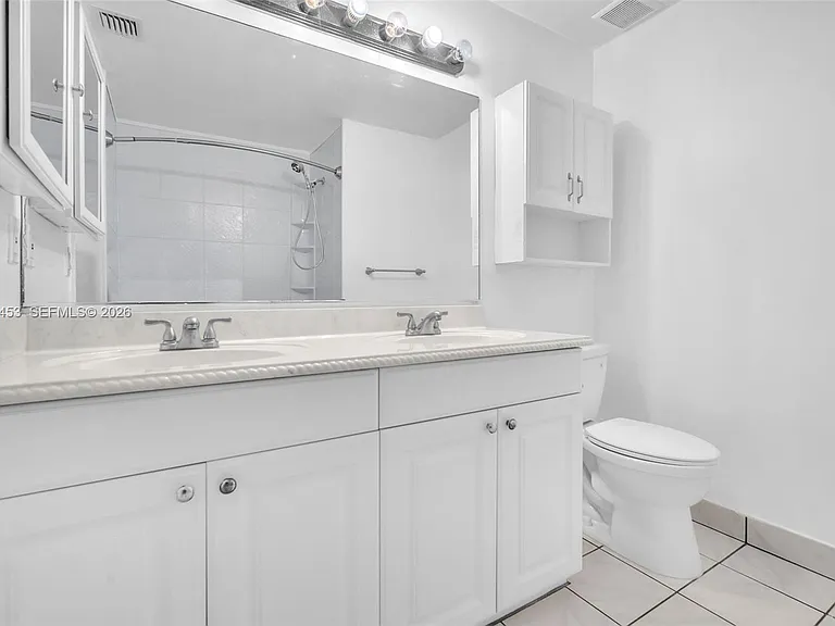 800 Sorrento Dr #2 — Photo 26