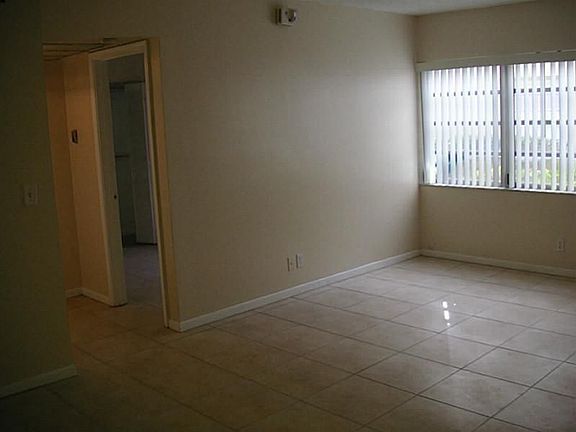 5th image of 10198 Twin Lakes Dr #14-C