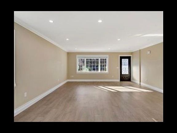 3rd image of 1595 Pelham Pkwy N #1-2
