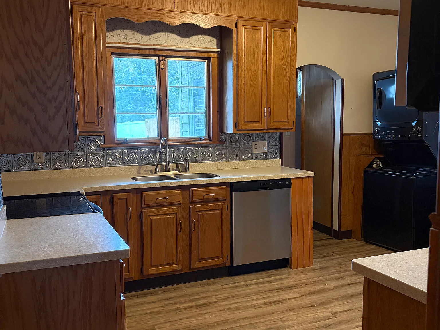 3 bed, 1.5 bath, $1,300 — Photo 1