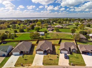 229 Windjammer Rd, Gun Barrel City, TX 75156