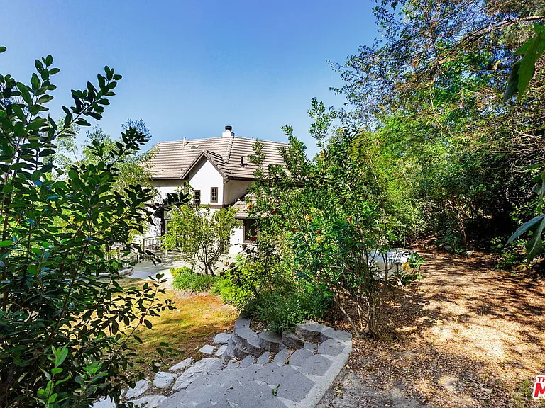 5237 San Feliciano Dr — Photo 35