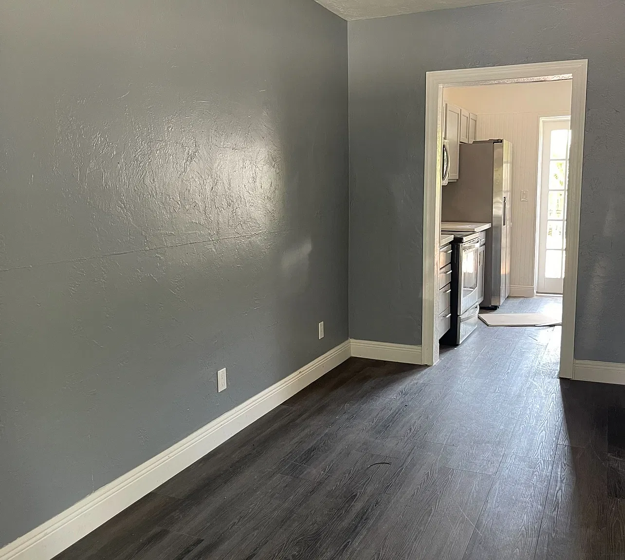 3 bed, 1450 sqft, $2,990 — Photo 2