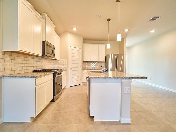 5th image of 21522 Iron Oak Ln