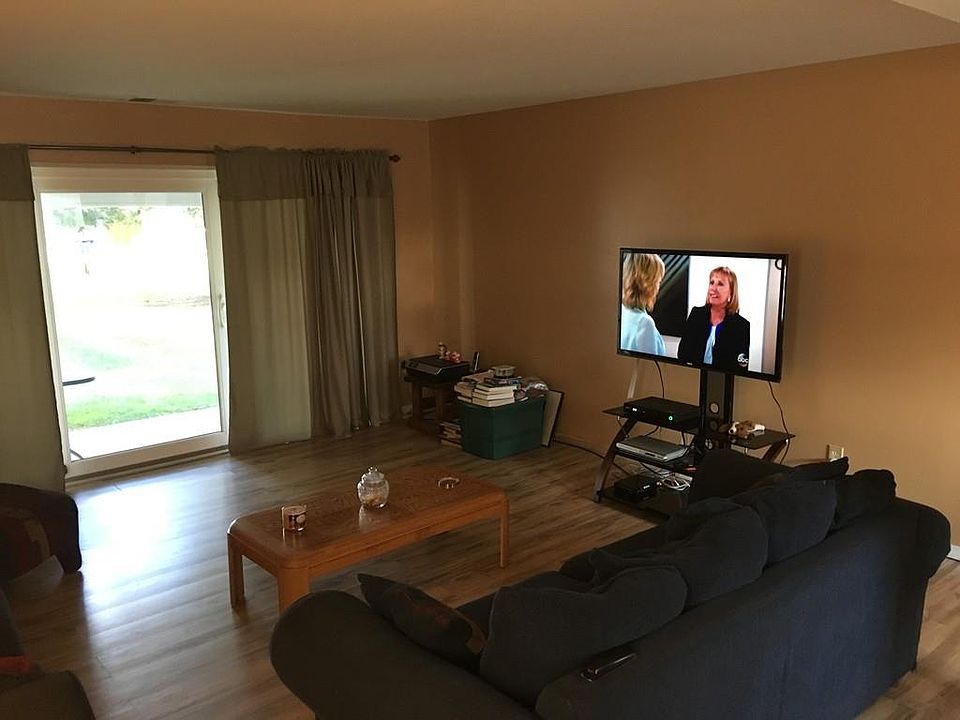 2nd image of 104 Nassau Dr