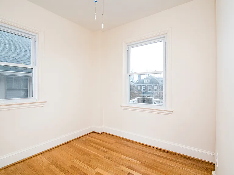1731 Taylor St NW — Photo 11