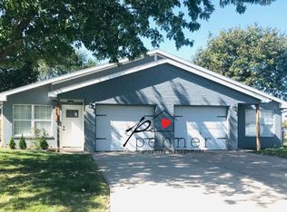 500 N Austin St APT B, Oak Grove, MO 64075