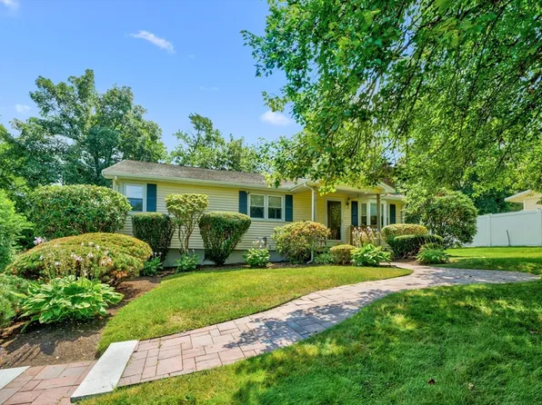 17 Muriel Ln, Milford, MA 01757