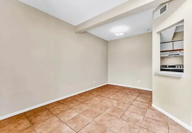 930 E Primrose St #4 — Photo 19