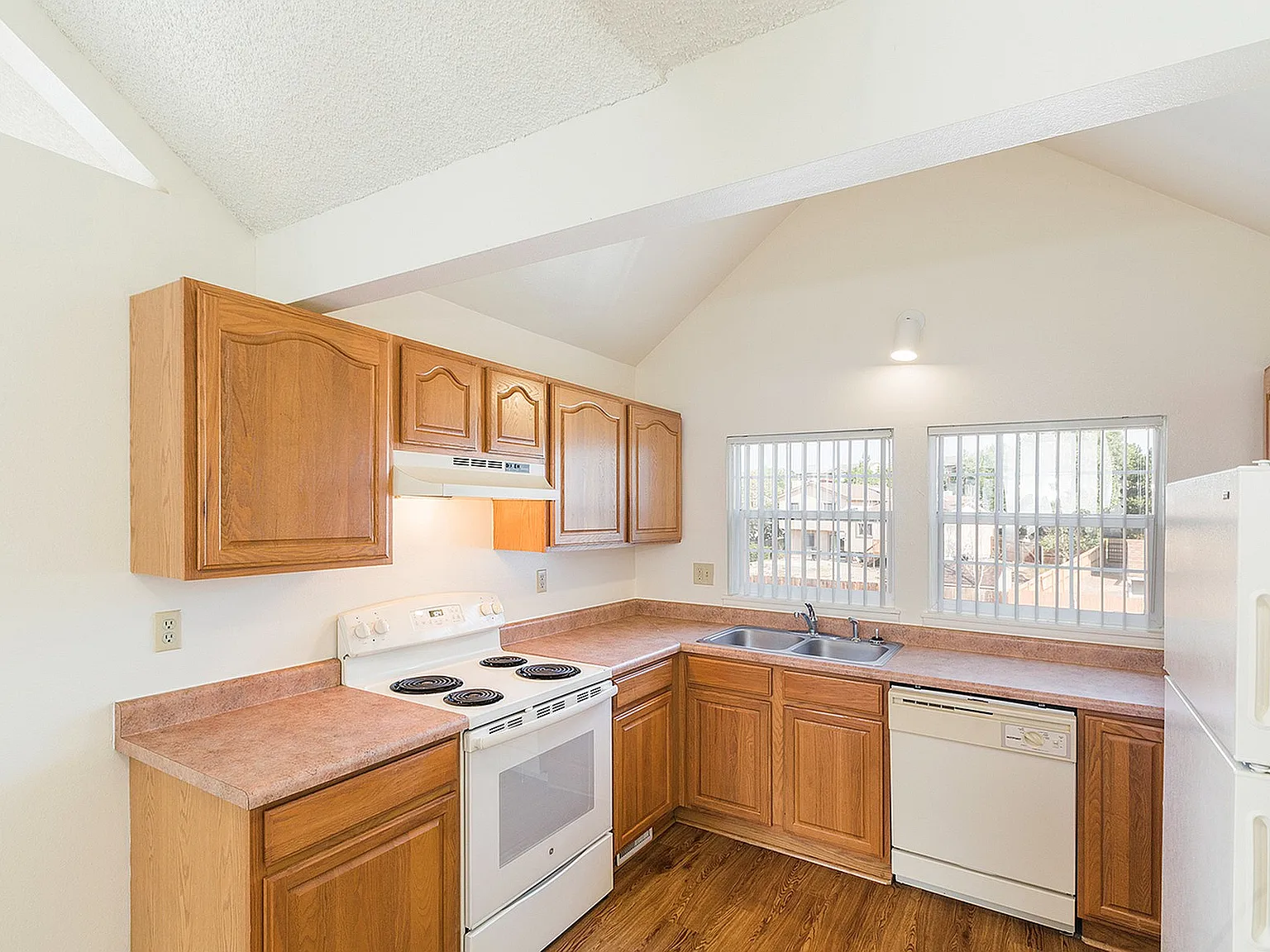Chestnut Glen Townhomes — Photo 2
