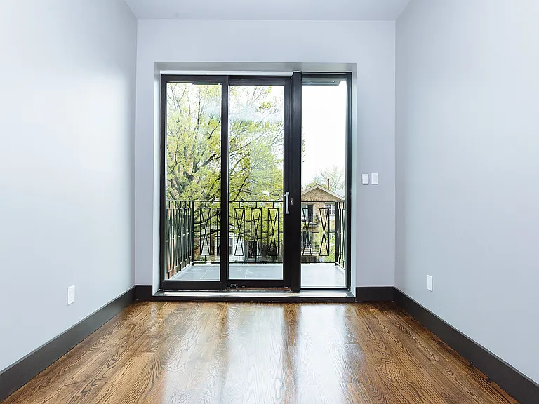 237 Hawthorne St #4F — Photo 12