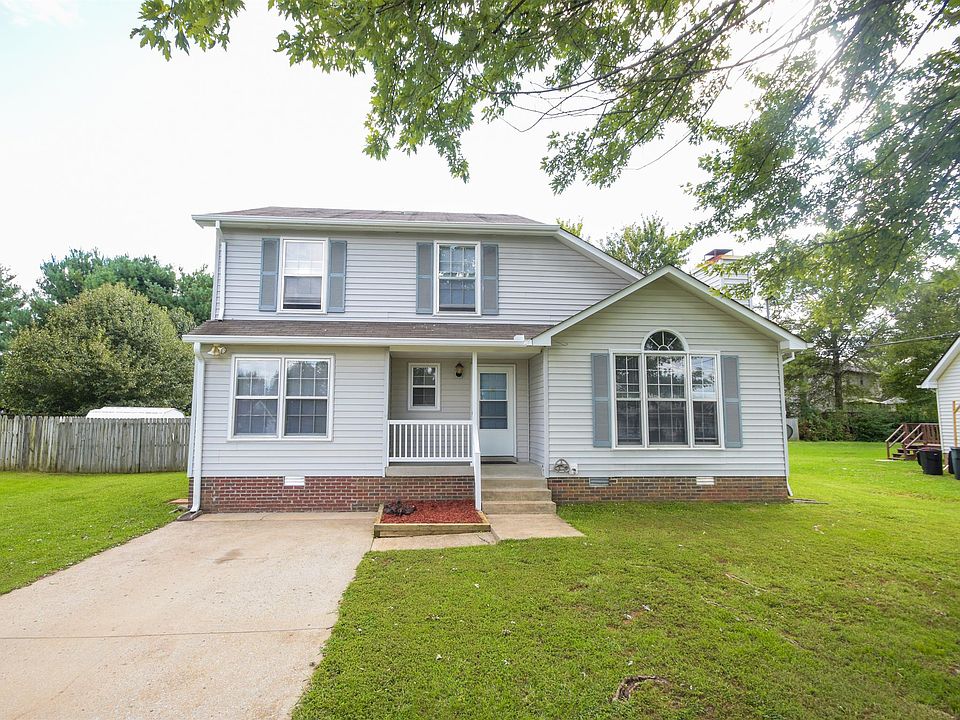 1st image of 804 Chancery Ln