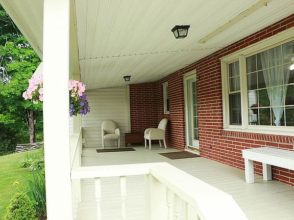 5th image of 61 Bealers Dr