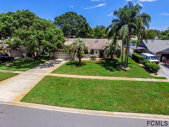 3rd image of 4721 Hidden Lake Dr