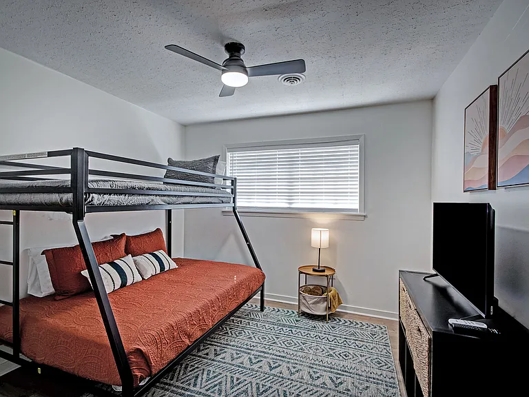 124 Hill Cir — Photo 17