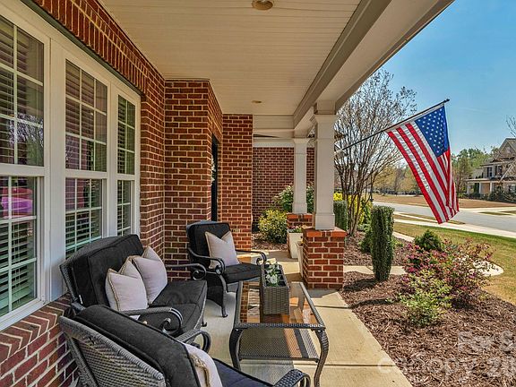 3rd image of 2709 Creek Manor Dr