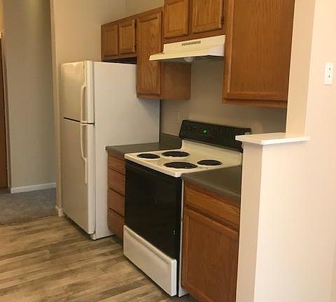 4th image of 2400 Acorn Dr APT 238