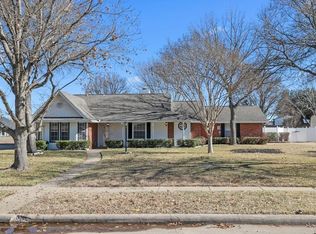 102 Rolling Ridge Ln, Crandall, TX 75114