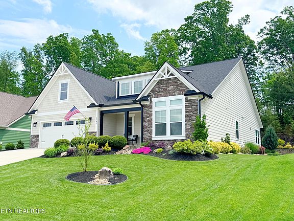 3rd image of 1546 Clearmill Dr