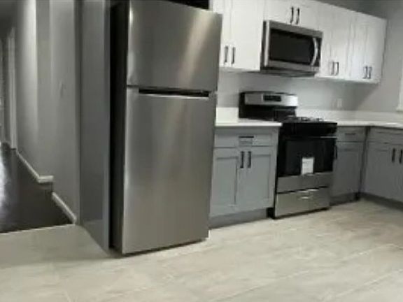 2nd image of 616-614 Pierce Ave