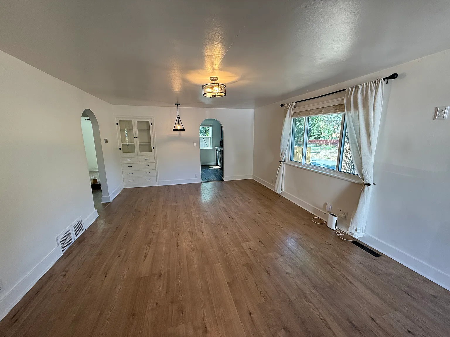 2 bed, 1248 sqft, $2,300 — Photo 2