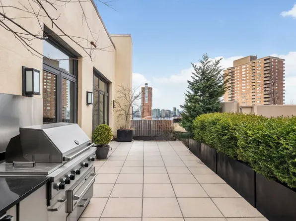 143 Reade Street image 10 of 29