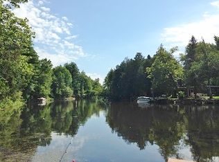 9515 Milwaukee Ln, Gillett, WI 54124