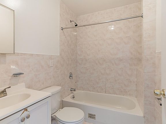 5th image of 2268 Seward Ave APT 1