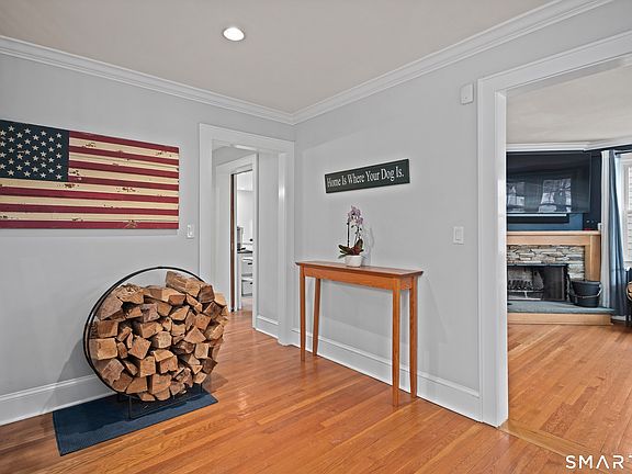 3rd image of 33 Myrtle Street