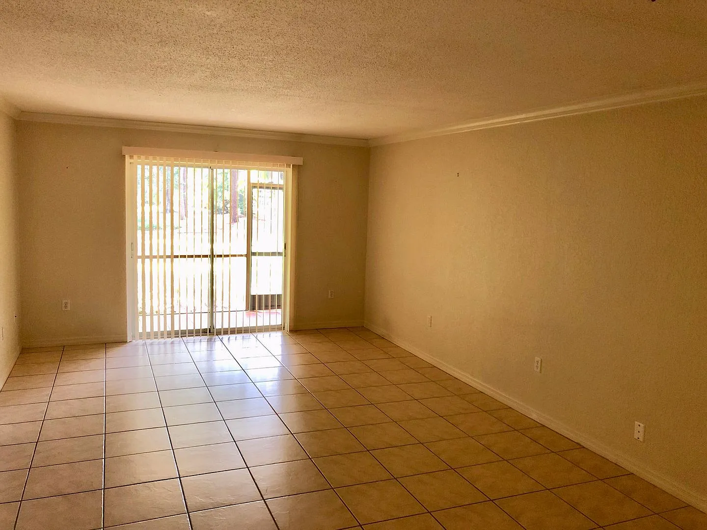 Two Bed/Two Bath Conveniently Located in Park View Condominiums, Close to Downtown Sarasota — Photo 1