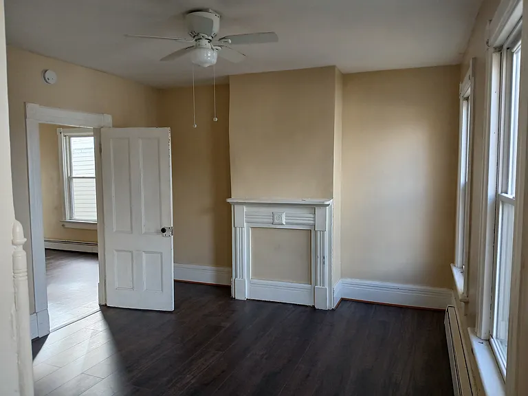 139 N Clinton St #2 — Photo 14