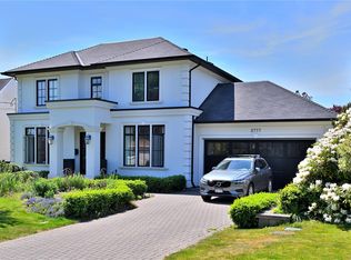 2777 Dewdney Ave, Oak Bay, BC V8R3M3