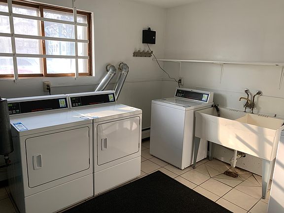 2nd image of 915 23rd Ave NE #103
