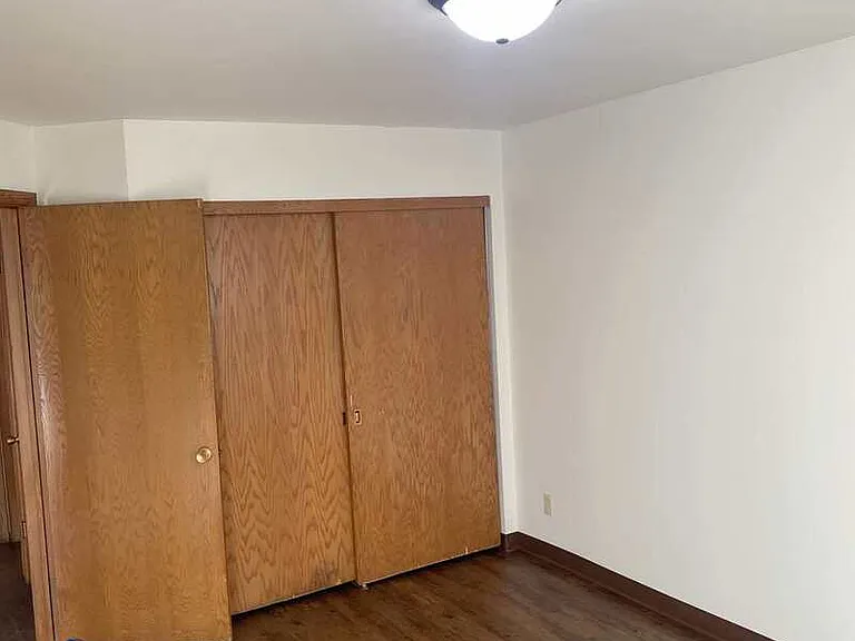 210 N Summit St #1 — Photo 10