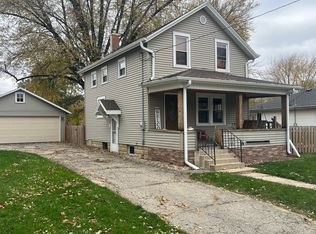 614 S East St, Earlville, IL 60518