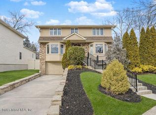 501 Edgegrove Ave, Staten Island, NY 10312