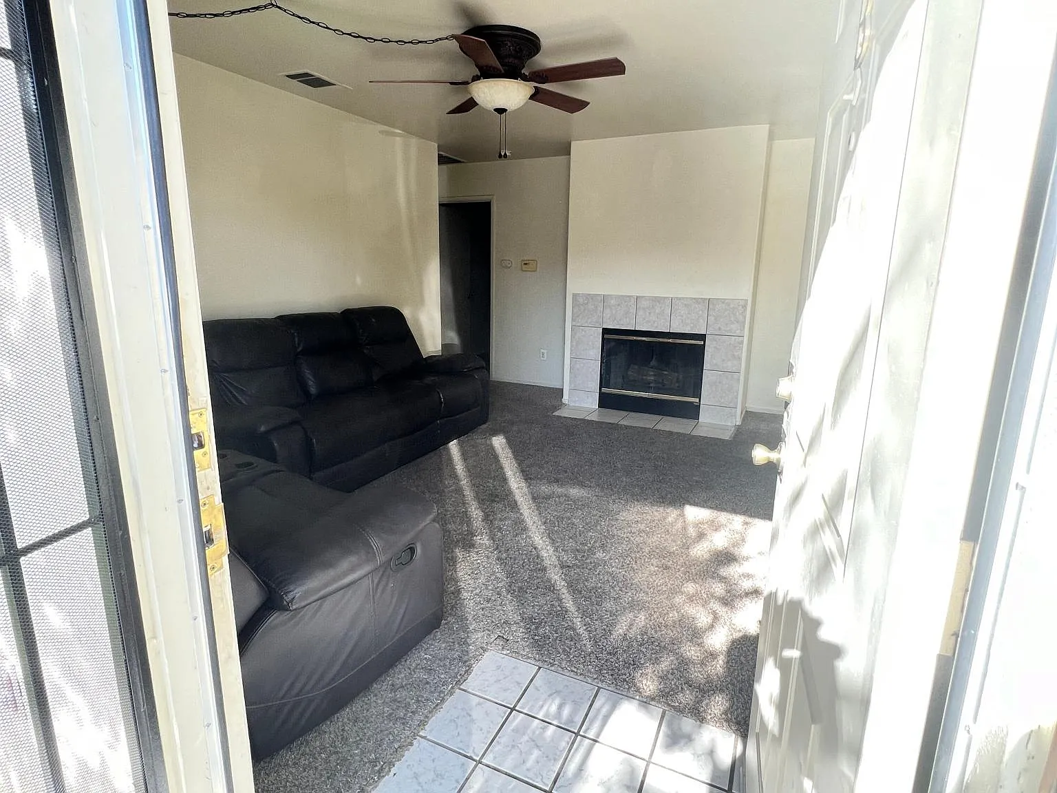 2031 Wheelan Ct — Photo 2